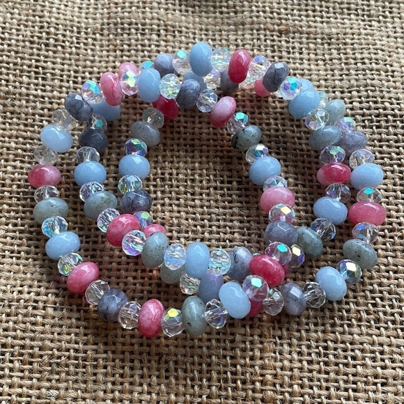 Stackable stone bracelet mixed beads pastel Crystal 7 1/2 stretch Baby Shower - Picture 3 of 7